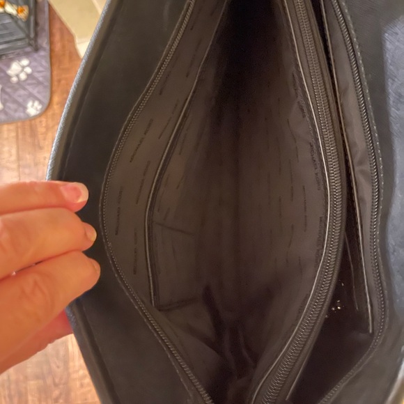 Michael Kors Elegant Black Tote - Picture 4 of 6
